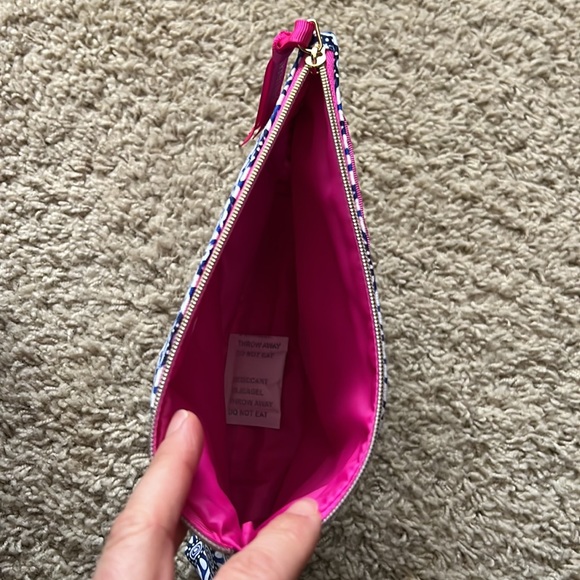 Estée Lauder Makeup Bag - Picture 3 of 4